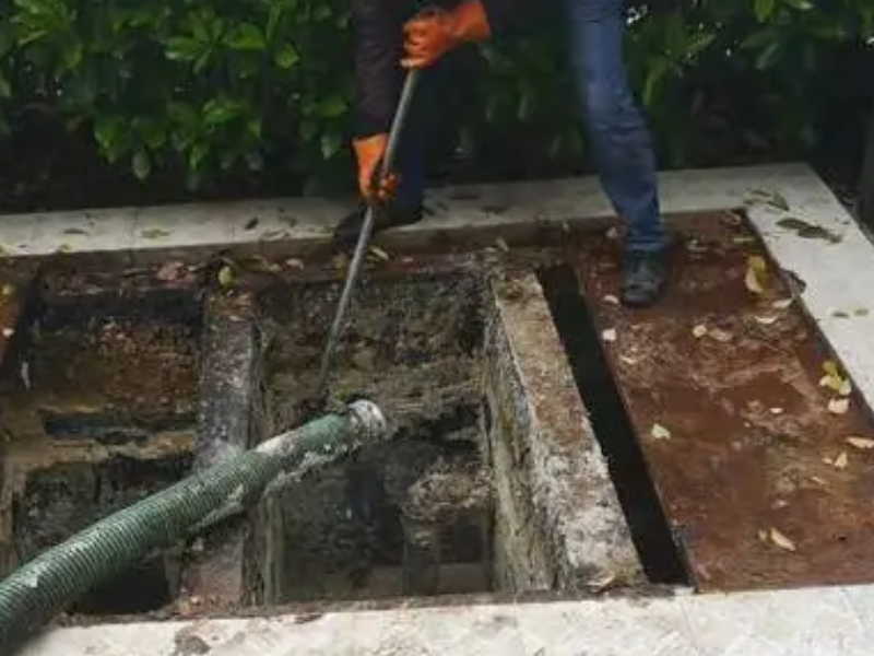 余姚管道疏通、小编感应器维修、水电维修、抽化粪池